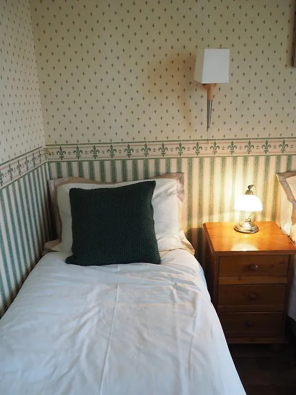 City Guest House Edinburgh 3*,