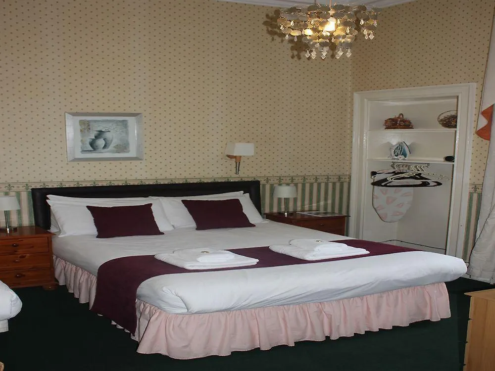 City Guest House Edinburgh 3*,