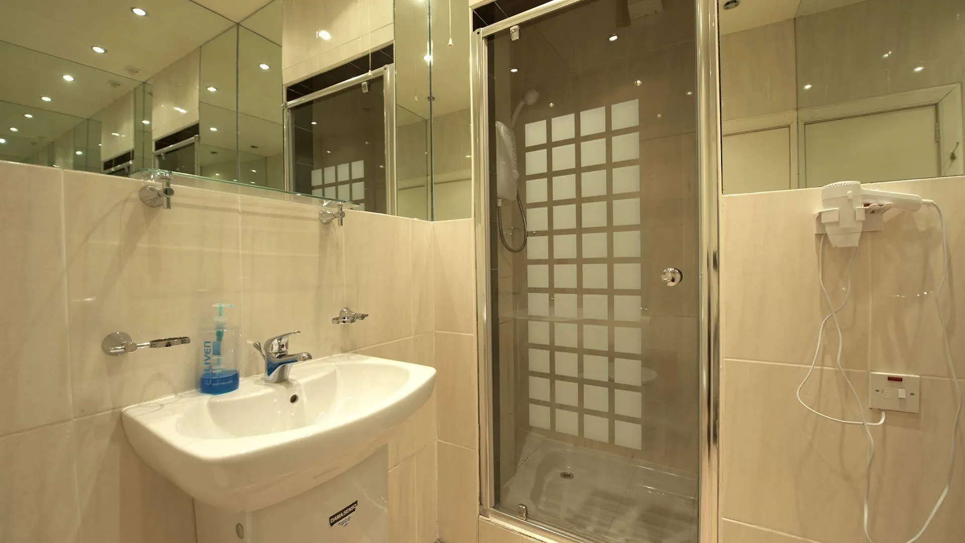 City Guest House Edinburgh 3*,